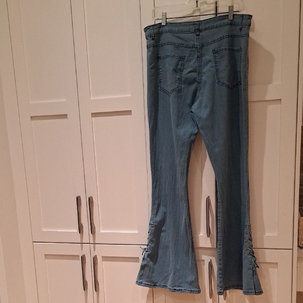 007 Stylish Blue Flared Jeans - Picture 4 of 5